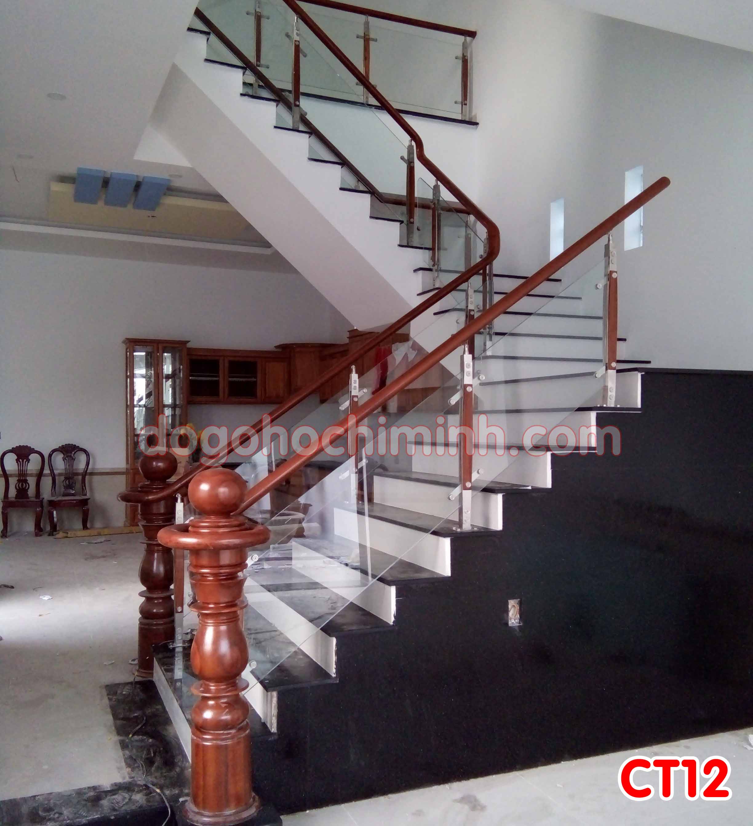 Cầu thang gỗ đẹp giá rẻ CT12